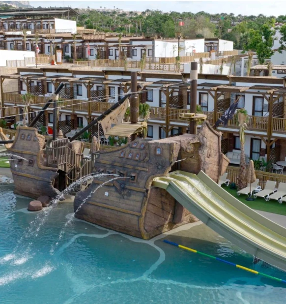 Battleship Lagoon Pool Club Jacuzzi (premium)