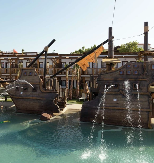 Battleship Lagoon Pool Club Jacuzzi (premium)