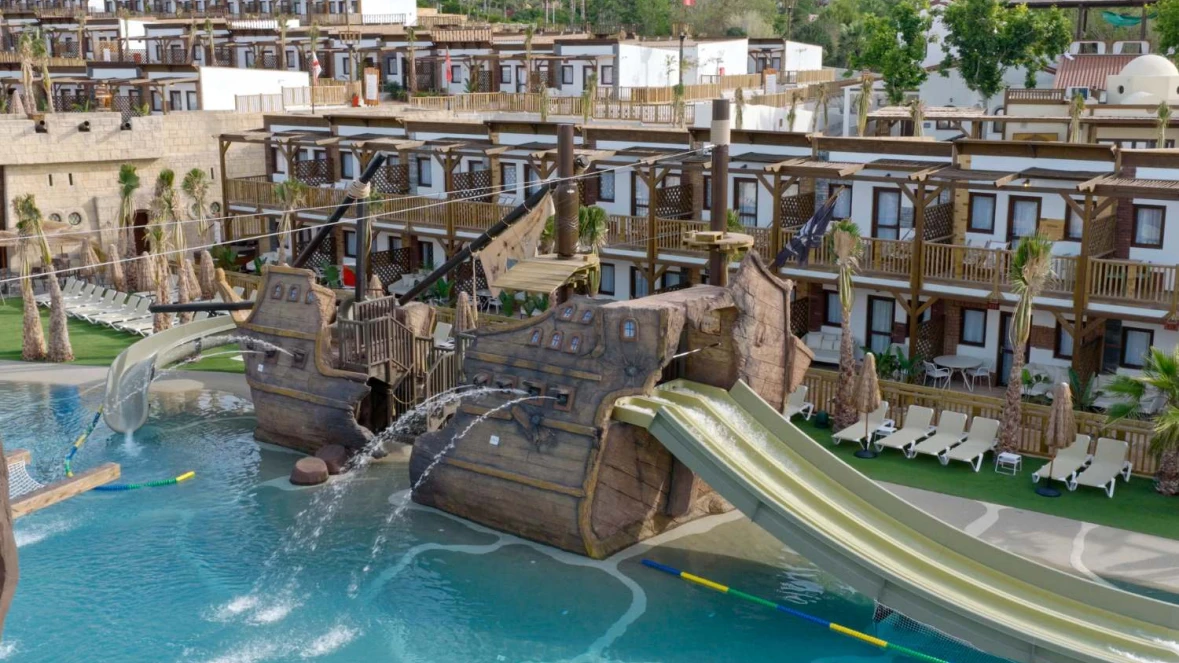 Battleship Lagoon Pool