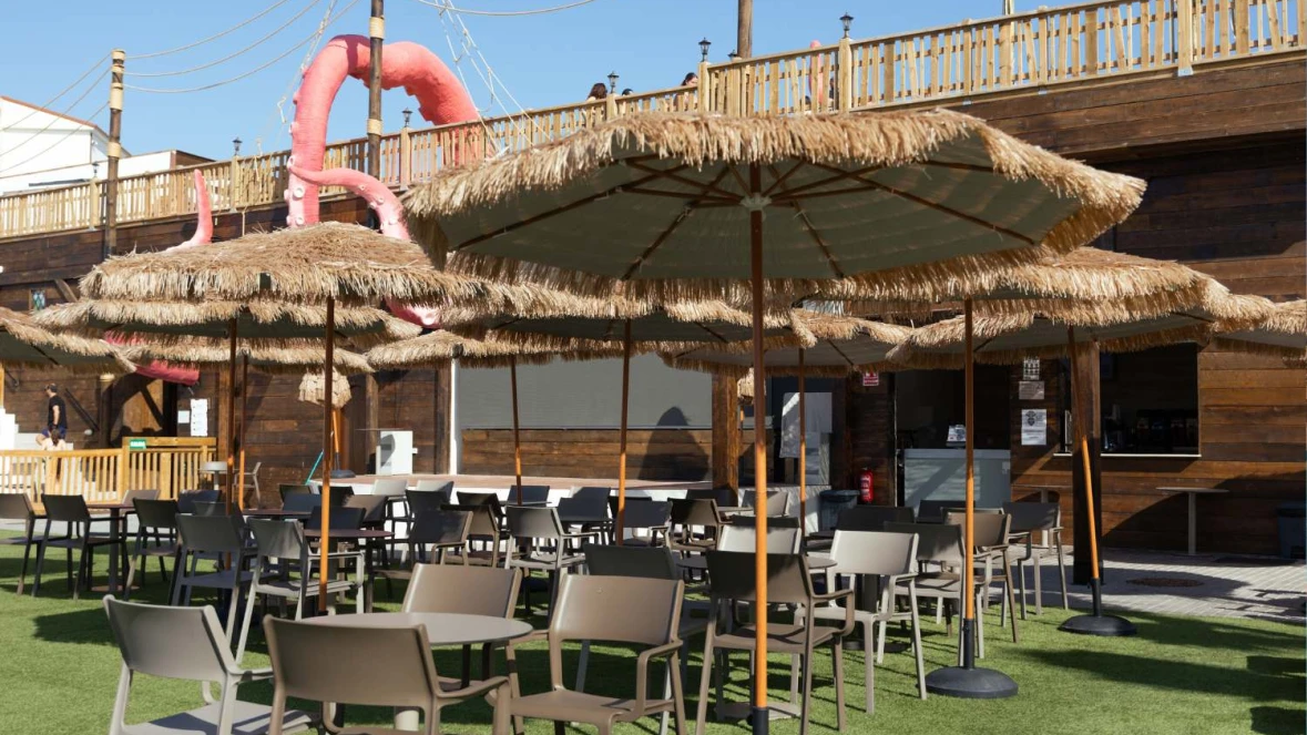 Battleship Lagoon Pool Bar