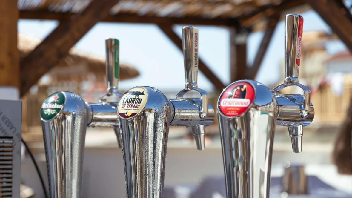 Paradise Island Swim Up Bar
